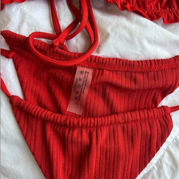 Red Bikini - Picture 3 of 5